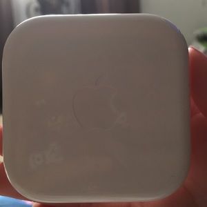 MAKE AN OFFER! Original headphone case -Apple